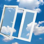 Comparativa entre ventana corredera o abatible de PVC para mejorar el aislamiento y ahorrar espacio en Madrid
